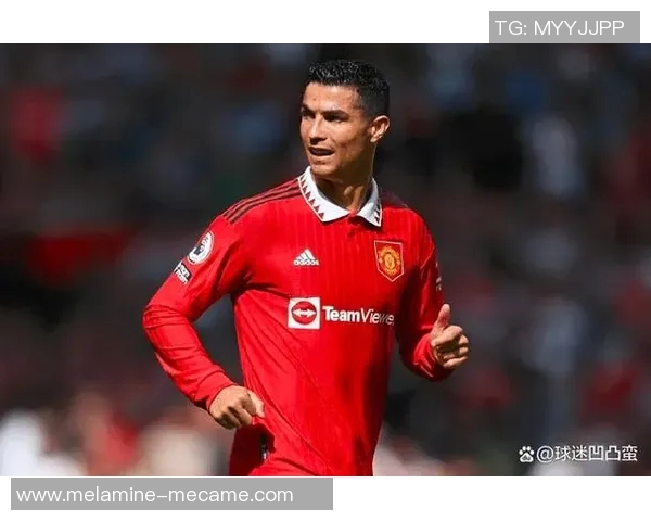 大帅哥足球球星的传奇人生与球场上的不朽荣耀 大帅哥足球球星的传奇人生与球场上的不朽荣耀